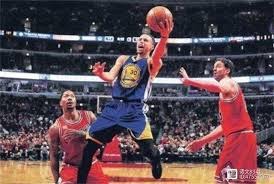 火箭队史助攻王（4402次），效力13年全部献给火箭。